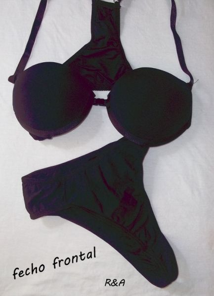 Conj nadador preto